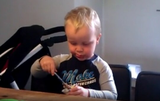 Daan toetje eten