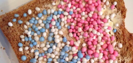 Gestampte muisjes op brood